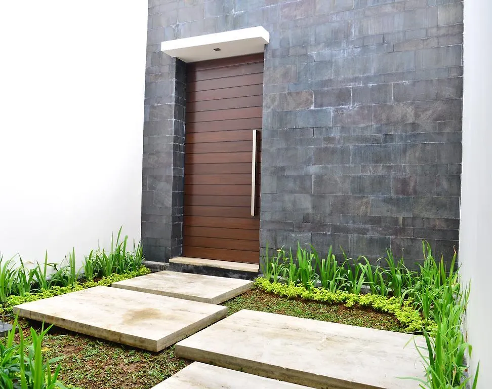 Villa Tentrem Legian  Legian (Bali)